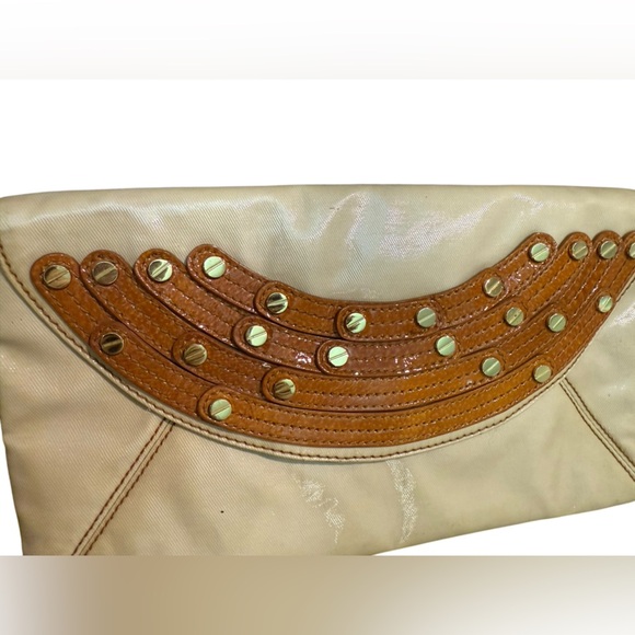 Rare Tory Burch cream studded gold detail Clutch Envelope Style vintage bag - Picture 5 of 10